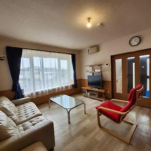 別荘 蒼い家温泉付貸別荘cozy Blue House Onsen Hot Spring, 白老町